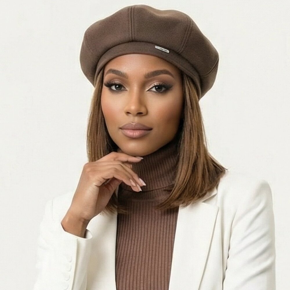 Casual Fashion Retro Metal Label Beret
